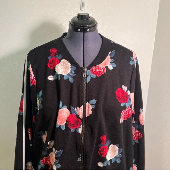 Torrid Black Floral Zipper Jacket 3X - Picture 4 of 11